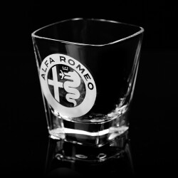 Лого на ALFA ROMEO - чаша за твър алкохол