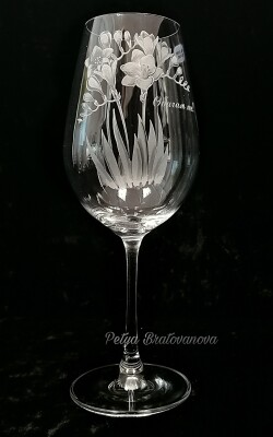 Фрезия – чаша за вино