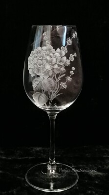 Хортензия и лавандула – чаша за вино