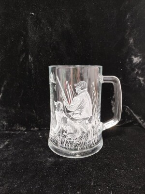 Ловец с куче - халба за бира