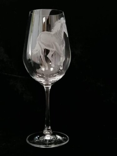 Галопиращ кон – чаша за вино