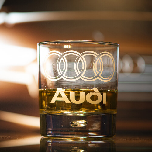 Лого на AUDI - чаша за твърд алкохол