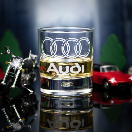 Лого на AUDI - чаша за твърд алкохол